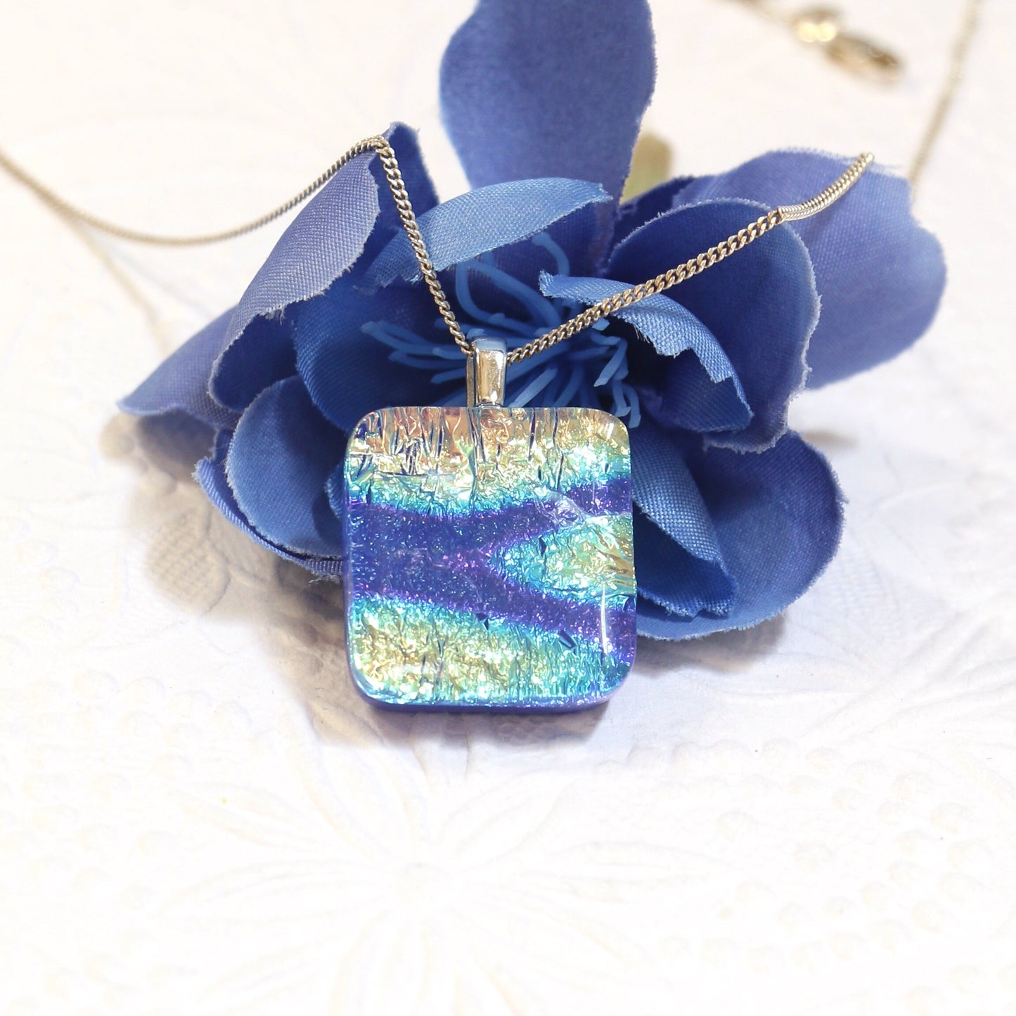 Crinkled Rainbow - 2961