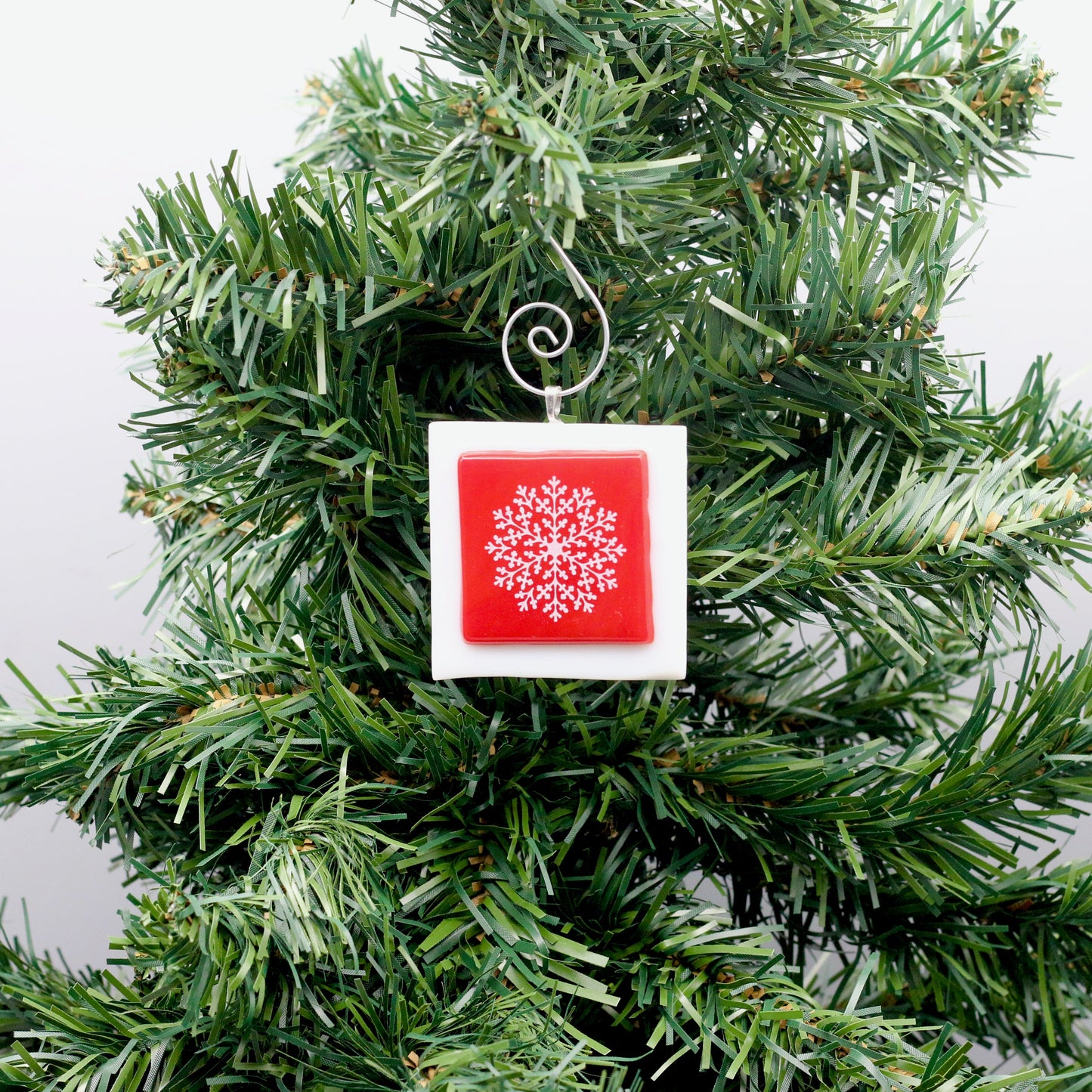 White Snowflake Ornament - 9587