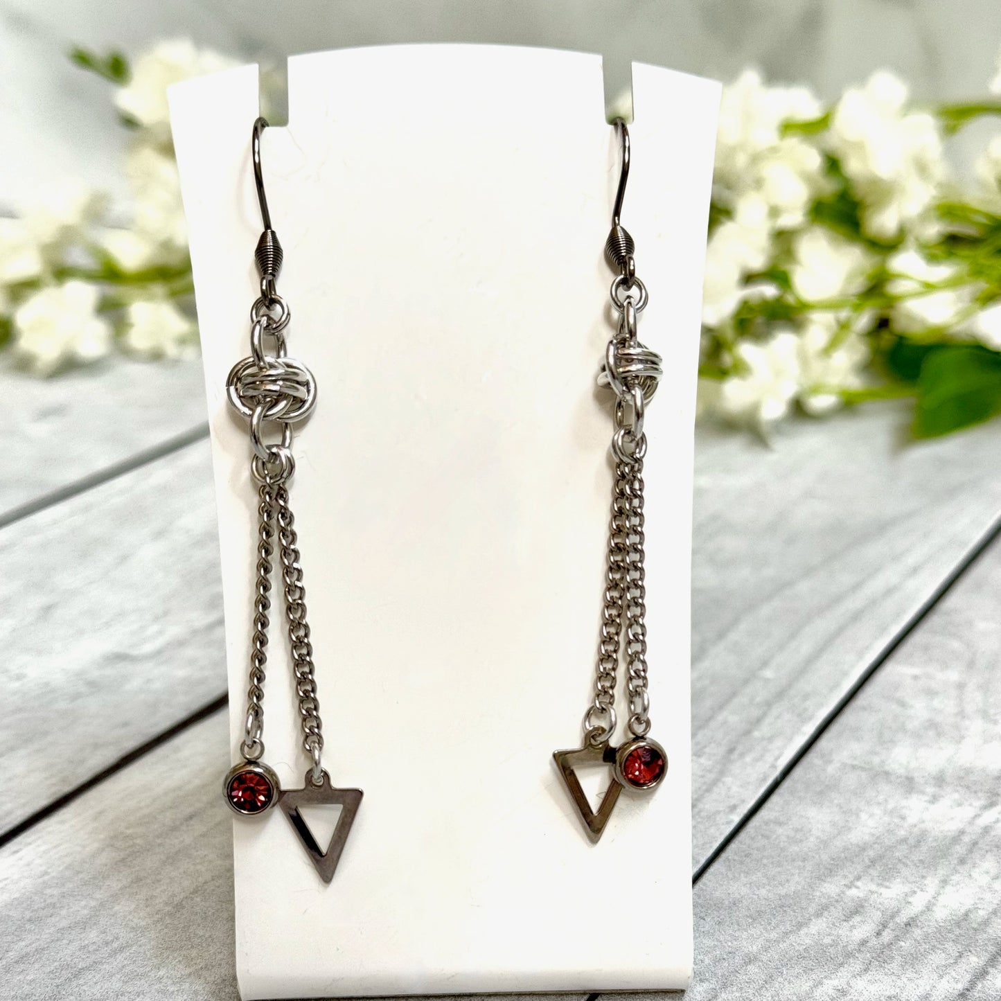 Dangling Triangle Chainmail Earrings - 4086