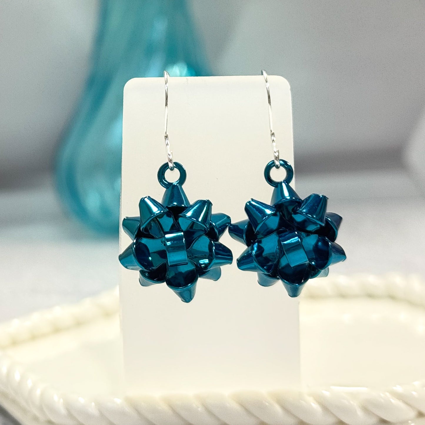 Gift-Worthy Bow Earrings - 9661