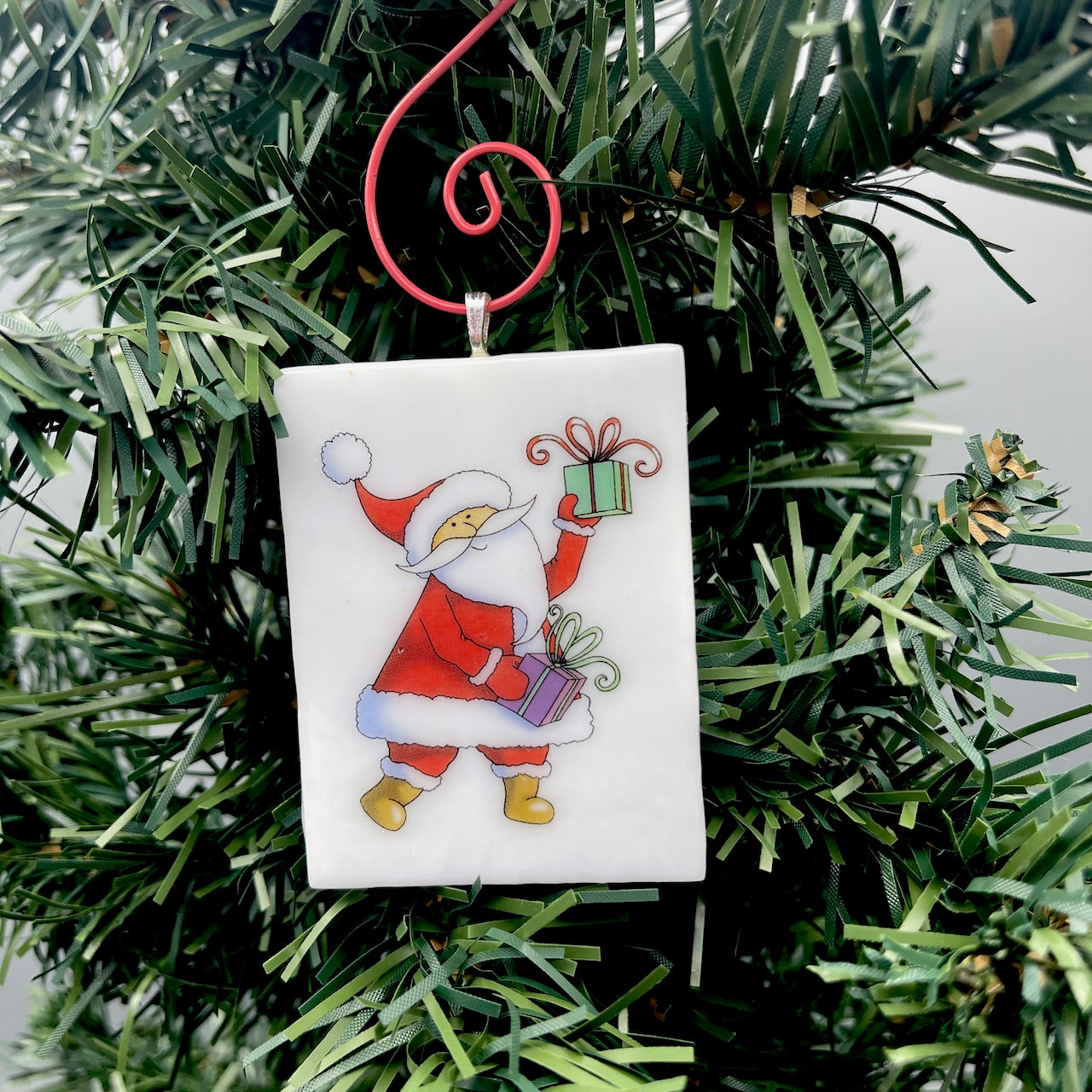 Santa Gifts Ornaments - 9582